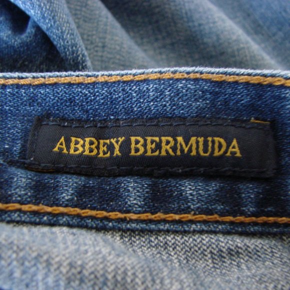 Lucky Brand Jean Shorts Abbey Bermuda Long Denim Frayed Raw Hem Size 4  / 27 - Picture 16 of 16